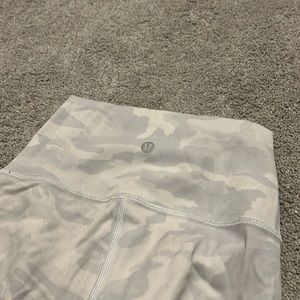 Lululemon Wunder under